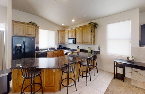 St. George Condo | Las Palmas All Inclusive Amenities Resort | Desert Views | Open Layout | 2018