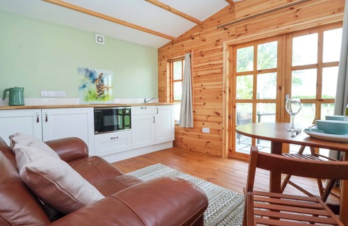 Low Catton Cottage | LAUREL LODGE, romantic, character holiday cottage in Strensall