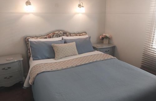 Black Hill House | Lavender Cottage - Cute, Cosy & Pet Friendly