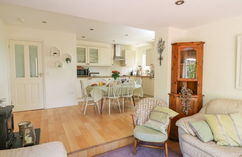 Haverfordwest Cottage | LAVENDER LODGE, family friendly, with hot tub in Haverfordwest