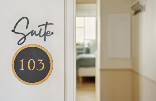 Auteuil Apartment | Lavie Maison AC and Terrace
