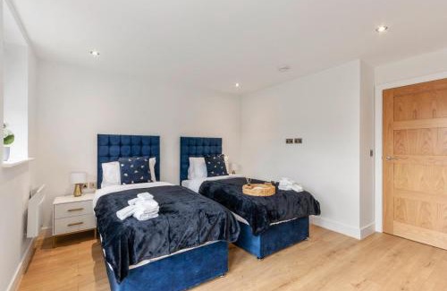 Leatherhead Apartment | Lavish 2-Bedroom Apartment by E2M, Leatherhead