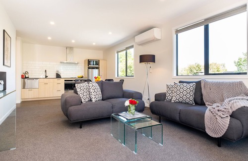 Clive Cottage | Lawn Cottages