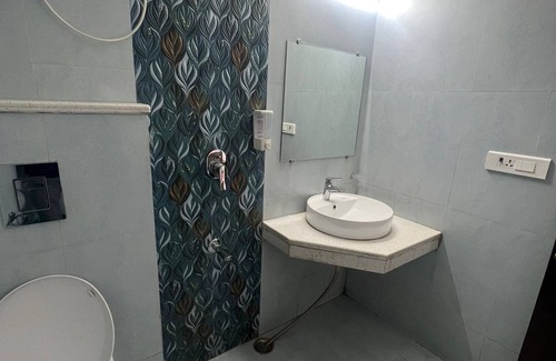 The Mall Road Hotel | Laxmi Palace