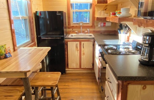 Leeper Cabin | Lazy Bear Log Cabin near Cook Forest State Park