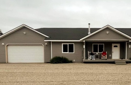 Willow House | Lazy Moose Cottage in Willow, HotTub & Privacy