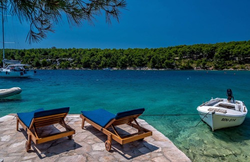 Cove Osibova (Milna) House | LCT Villa Mamako *