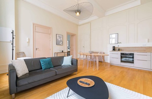 Dijon Centre Ville Apartment | Le Bressey- Grand appartement 3 chambres au cœur du centre avec garage- SR Loc