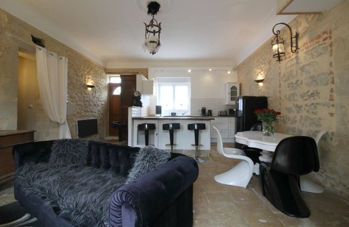 Cerons House | Le Cachot de Saint Cricq