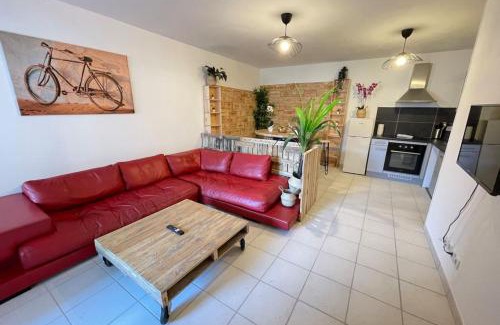 Les Chutes Lavie Apartment | Le Caviste Proche gare Centre-Ville Wifi-Netflix