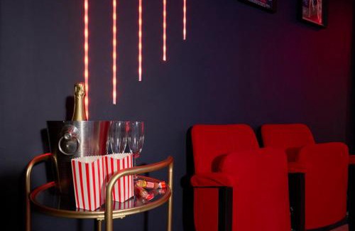 Armentieres Apartment | Le Cinema - Les Demeures d'Adrien