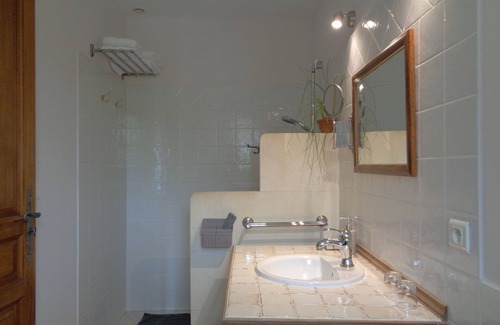Lacoste Bed & Breakfast | Le Clos des Lavandes-Air conditionned Double CIGALE-Terrasse-Lacoste Luberon