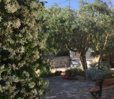 13th Arrondissement Bed & Breakfast | Le Clos du Jas