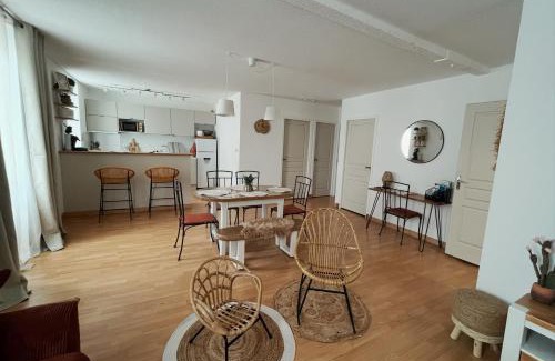 Dompierre-sur-Besbre Apartment | Le Cocon de KENNA au centre du bourg