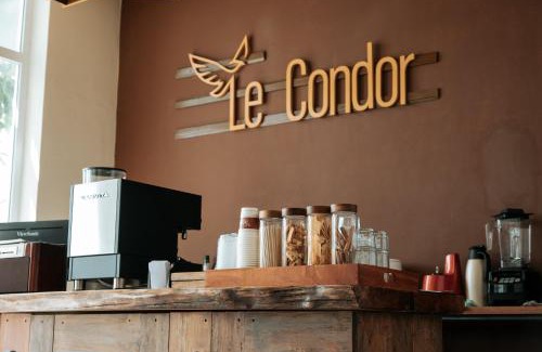 Con Son House | Le Condor 's House & Coffee