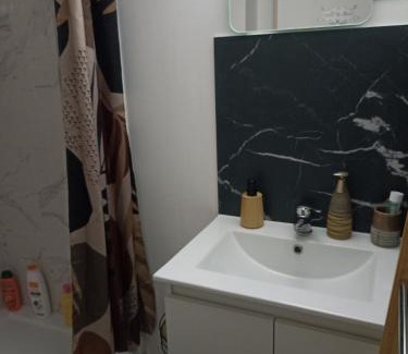 Saint-Maurice-de-Beynost Apartment | Le Cosy chic