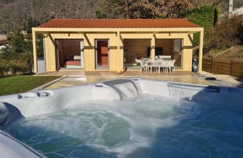 Saint-Paul-en-Cornillon Villa | Le Cottage des Cerisiers