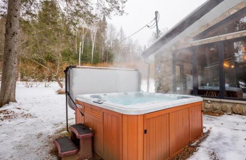 Saint Come Ski Chalet | Le Cozy de St-Come - Lake front- boats