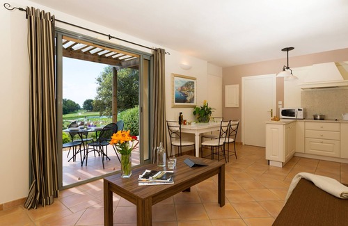 Saumane-de-Vaucluse House | Le Domaine de Provence Country Club