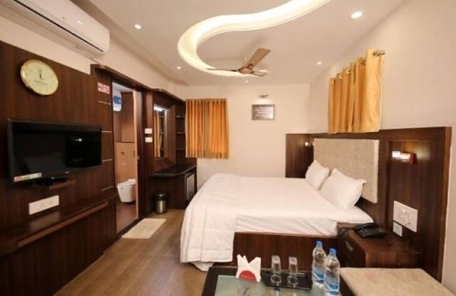 East Tambaram Hotel | Le Emerald Residency