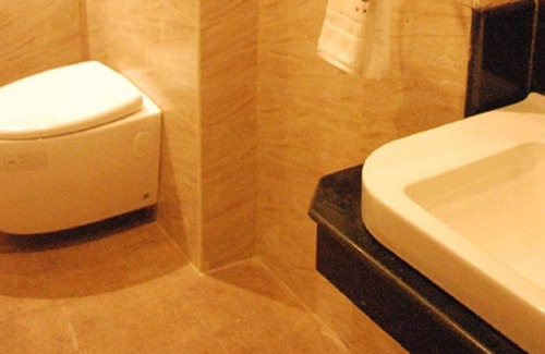 East Tambaram Hotel | Le Emerald Residency