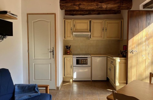 Saint-Sauveur-de-Cruzieres House | LE FLEURISTE