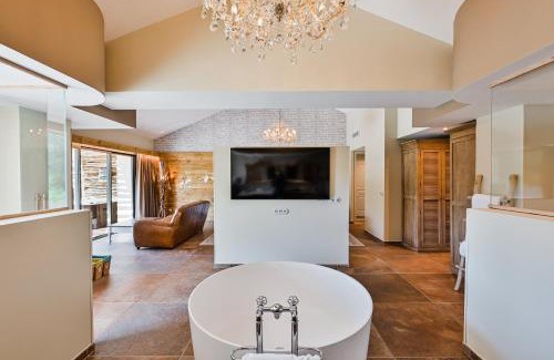 Toulon - Hyeres Hotel | Le Hameau Des Pesquiers Ecolodge & Spa, Curio Collection By Hilton