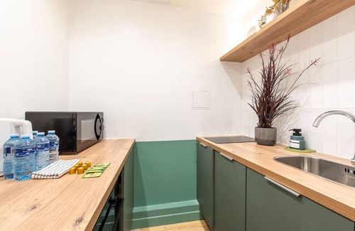 Arts-et-Metiers House | Le Marais l 5BR - Home in Center of Paris with A/C