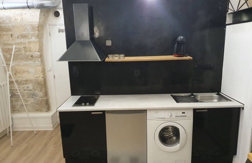 Ecusson Apartment | LE Merechal-ferrant ET SES Ecuries