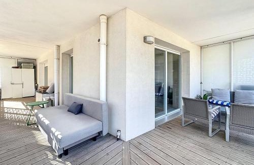 Port Marianne Apartment | Le Naïa, Cosy & Chic à Port Marianne, parking.