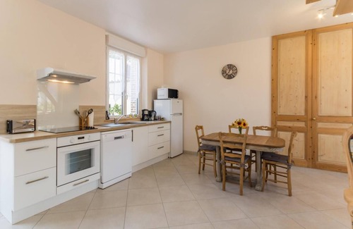 Valmont House | Le Petit Bonheur - VALMONT