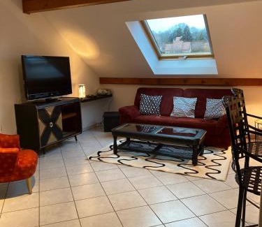 Saulny Apartment | Le Petit Mirabellier