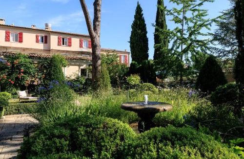 Sud Hotel | Le Pigonnet - Esprit de France