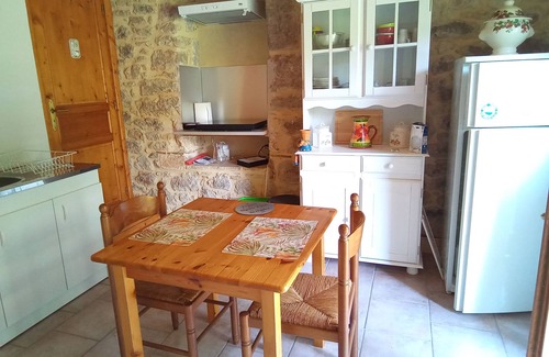 Belaye Apartment | Le Ségala" gite is ideal for relaxing in a peaceful setting.