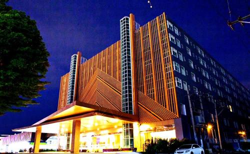 Bang Chalong Hotel | Le Srivaree Suvarnabhumi Airport Hotel