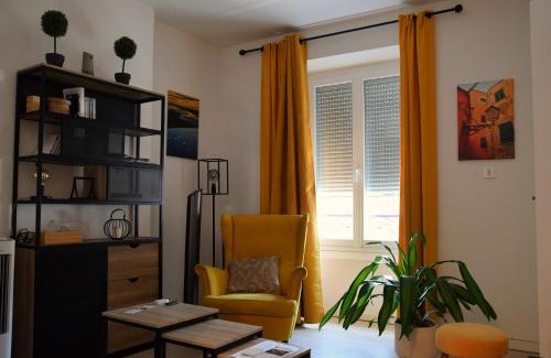 Voiron Apartment | Le Yellow Corner Voironnais