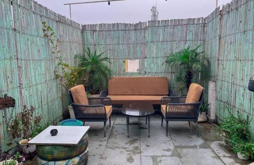 Mahipalpur Extension Apartment | Leafyinn Bunk House