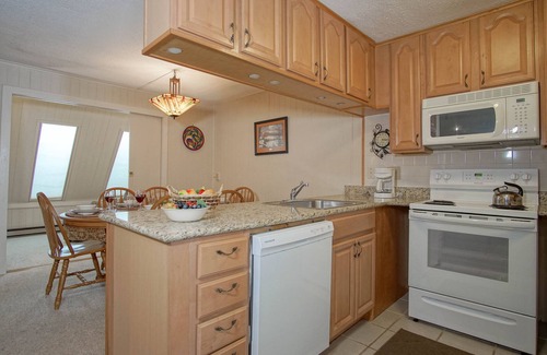 South Mountain Condo | Leatherbark - 202A 2 BR Condo Spacious Living Room