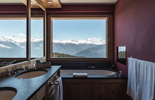 Lens Hotel | LeCrans Hotel & Spa