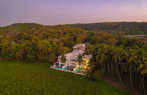 Siolim Villa | Legacy by Hireavilla- Full Field View Villa w Pool