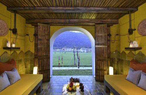 Uong Bi Hotel | Legacy Yen Tu - MGallery