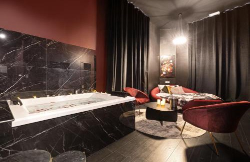 Macon Apartment | Legend Majestic Superbe Love Room - Jacuzzi - Champagne - Romantisme - parking privé GRATUIT