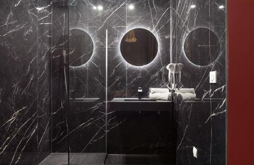 Macon Apartment | Legend Majestic Superbe Love Room - Jacuzzi - Champagne - Romantisme - parking privé GRATUIT