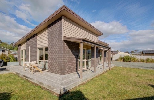 Manapouri House | Leigh Cottage Manapouri