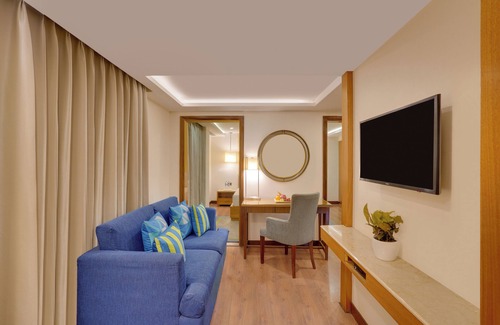 Bistupur Hotel | Lemon Tree Hotel Centre Point Jamshedpur