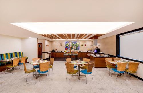 South Tukoganj Hotel | Lemon Tree Hotel, Indore