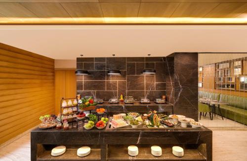 Vashi Hotel | Lemon Tree Premier, Navi Mumbai