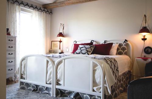 Saint-Pierre-de-l'lle-d'Orleans Hotel | Les Ancêtres Auberge & Restaurant