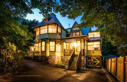 Waterloo House | Les Matins de Victoria