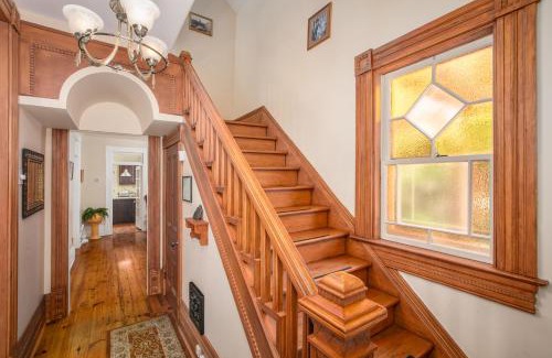 Waterloo House | Les Matins de Victoria